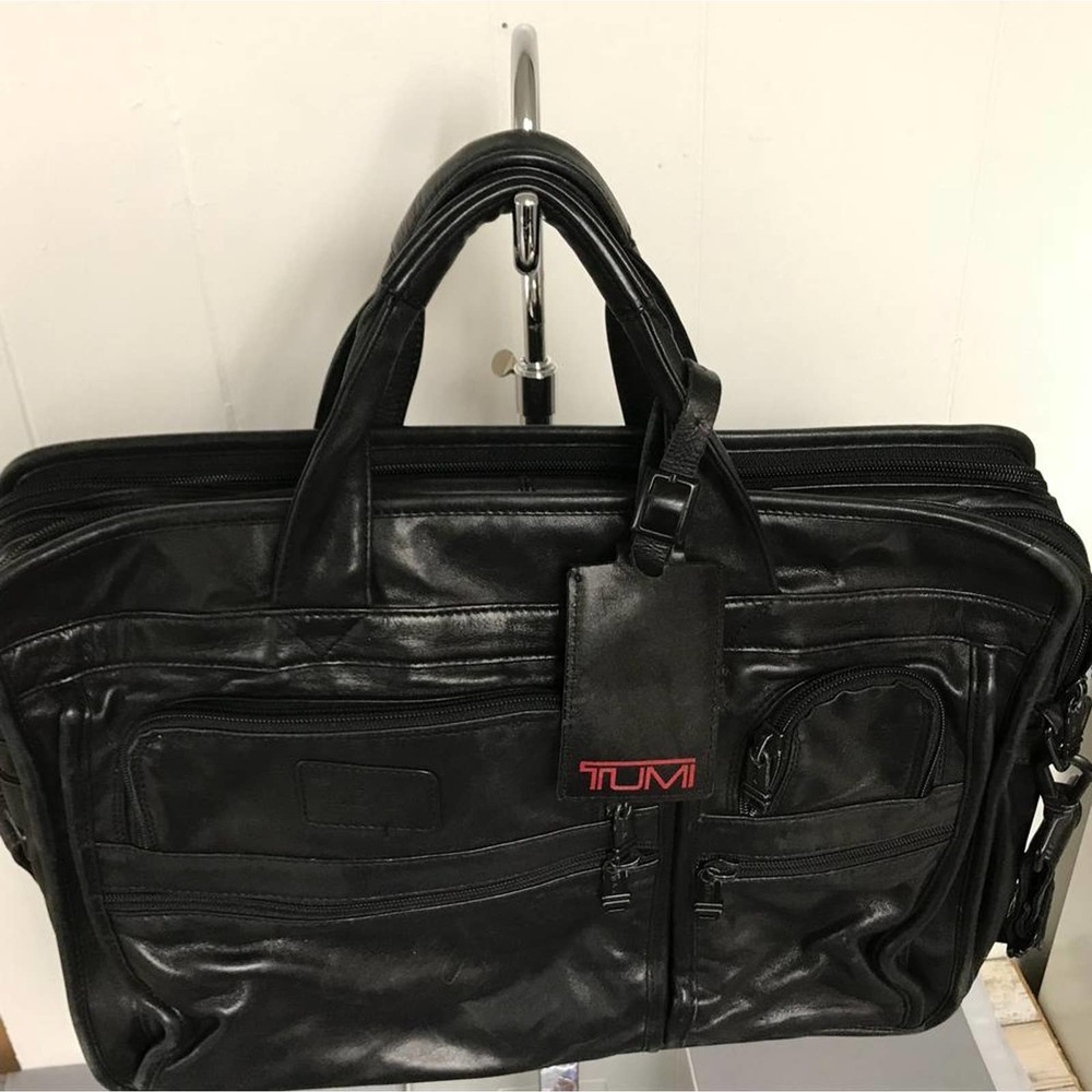 Tumi Expandable Black Leather Laptop Bag Gem